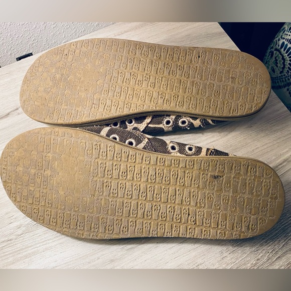 Sanuk giraffe print women’s flats - Picture 3 of 4